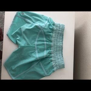 Lululemon Tracker Shorts. Size 4